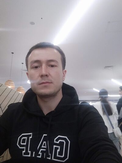  ,   Gulom, 32 ,   c 