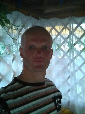  22167962  Dmitrij, 40 ,    