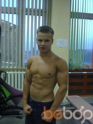  2030992  Denis, 32 ,    