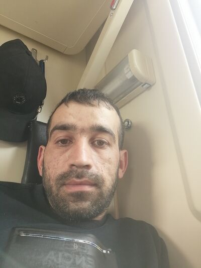  ,   Artur, 37 ,   ,   