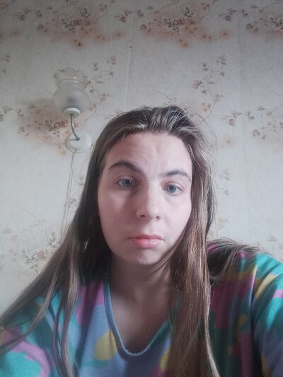  ,   Anastasia, 27 ,   c 