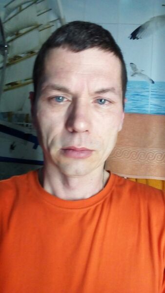  ,   Viktor, 46 ,     , c 
