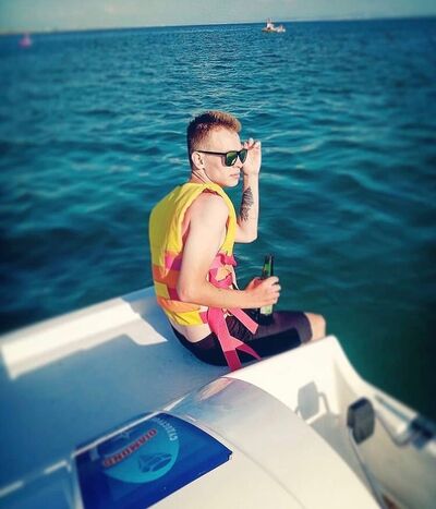  --,   Slavik, 25 ,   ,   