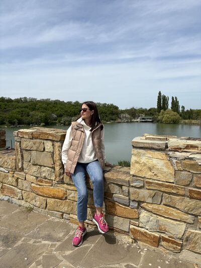  ,   Yana, 39 ,   c 