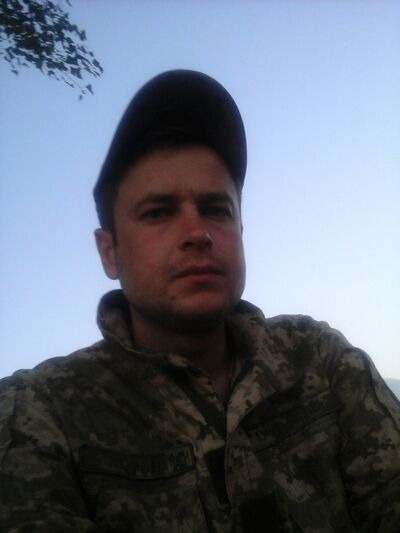  ,   Maxim, 32 ,   
