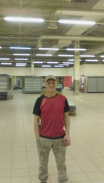  ,   Dima, 53 ,  