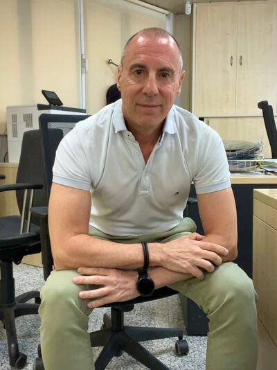  ,   Mark J, 61 ,   ,   
