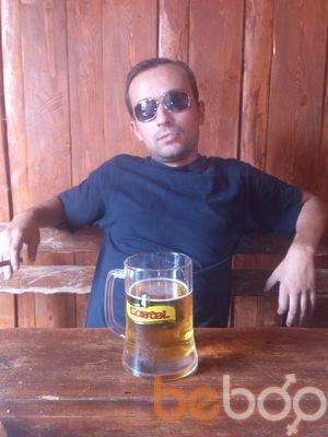 ,   Niko, 39 ,   