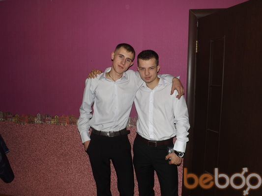  ,   Serj, 32 ,   