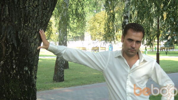 ,   Oskar, 40 ,   
