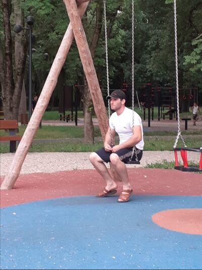  ,   Leo, 32 ,   ,   