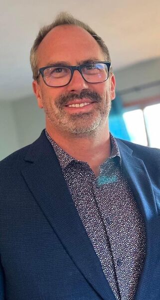  ,   Gabriel, 56 ,     , c , 