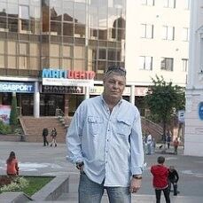  12731252  Vlad, 51 ,    
