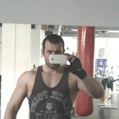  Stade,   , 49 ,   ,   , c , 
