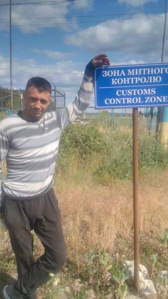  ,   Viktor, 38 ,   ,   