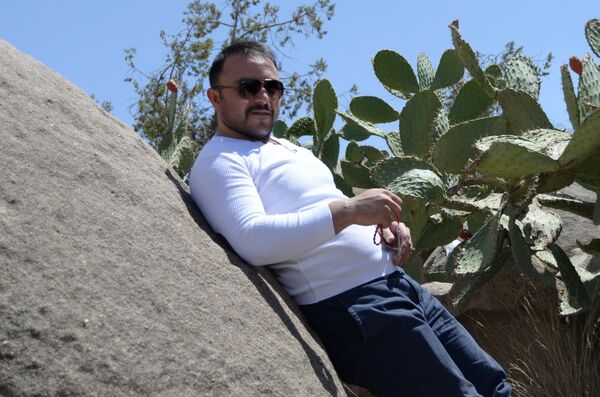  ,   Ali, 44 ,   ,   