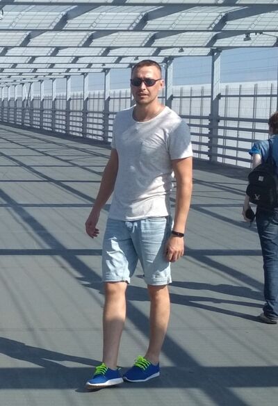 ,   Anton, 37 ,   ,   