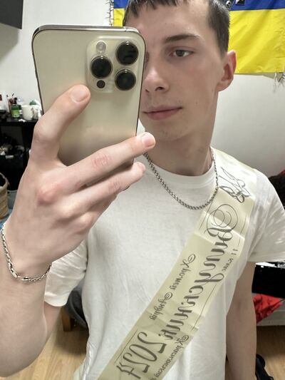  ,   Andriy, 19 ,   ,   , c , 