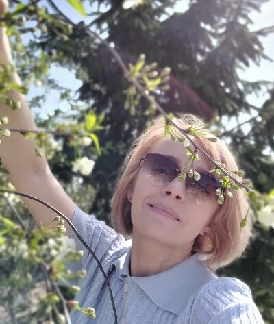  ,   TAnyA, 49 ,  