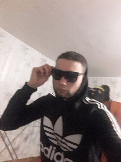  ,   Ilhom, 32 ,   ,   , c 