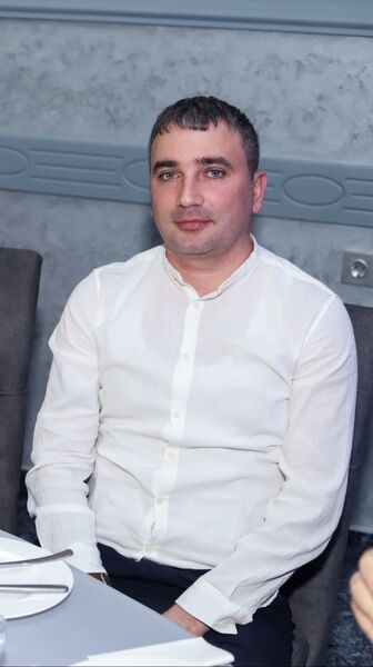  ,   Artur, 37 ,   ,   