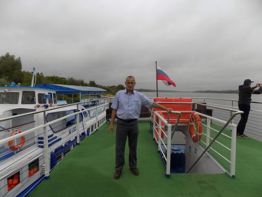  ,   Nik, 49 ,   ,   