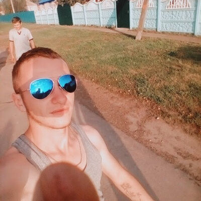  ,   Viktor, 28 ,   