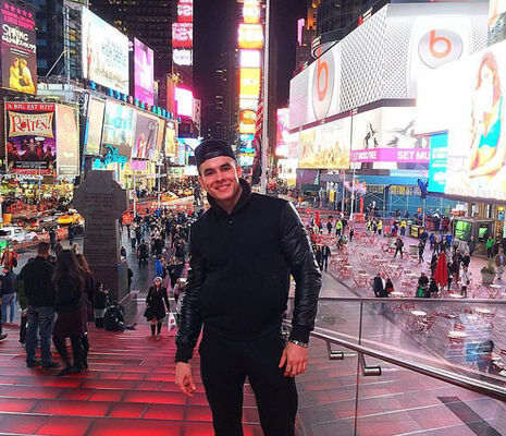  ,   Alex, 37 ,  
