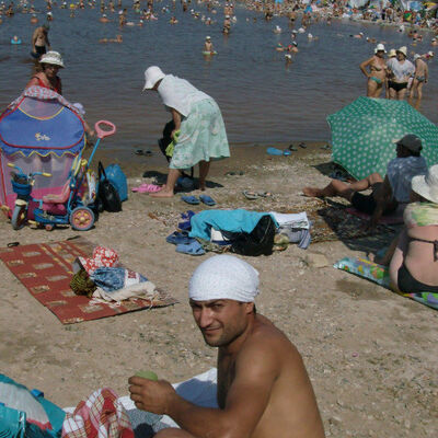  ,   Garik, 40 ,   