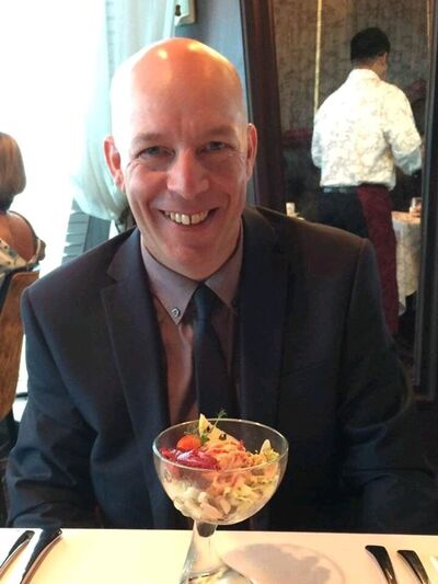  ,   Damian, 54 ,     , c 