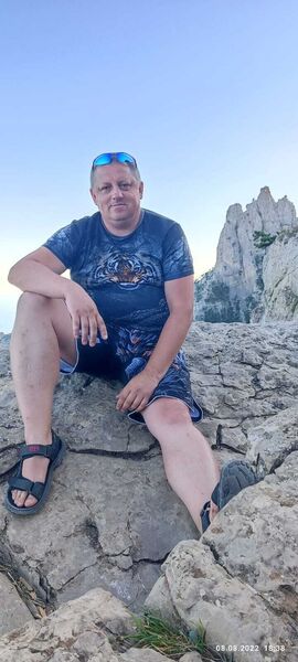  ,   Valery, 49 ,   c 