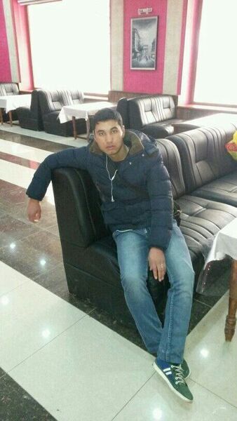  ,   Oybek, 32 ,     , c 