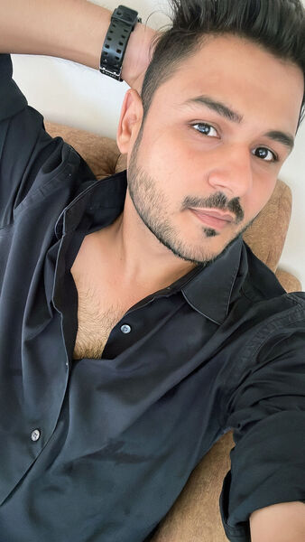  ,   Varun Kalra, 33 ,   ,   