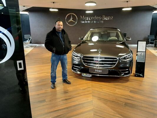  ,   Armen, 42 ,   ,   