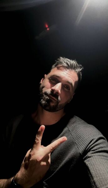  ,   Ivan, 37 ,     , c 