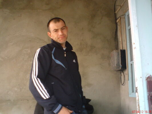  ,   Serhgei, 38 ,  