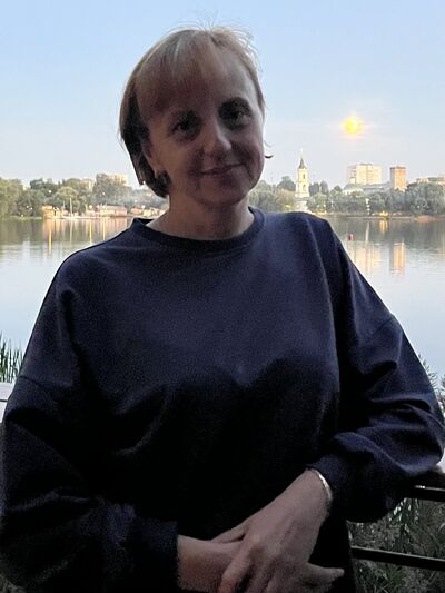 ,   Zoya, 47 ,   c 