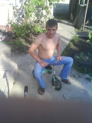  12487032  Andrey, 45 ,    