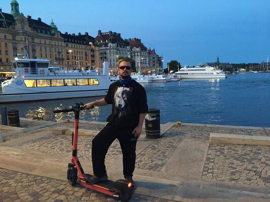  Huddinge,   , 34 ,   ,   