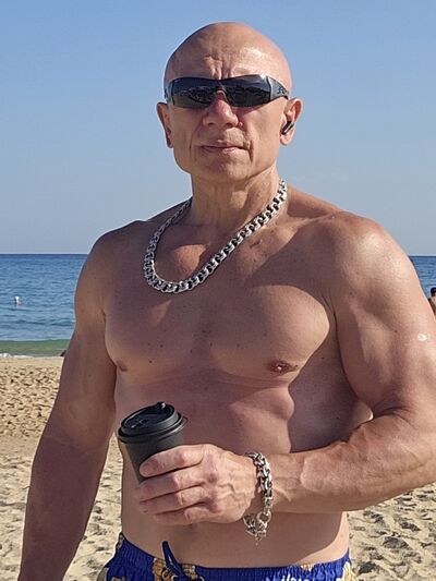  ,   Gennadiy, 58 ,   ,   
