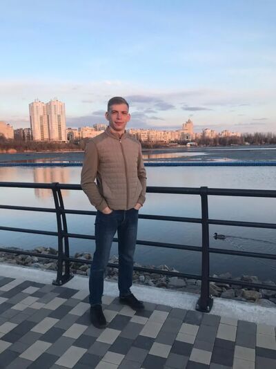  ,   KrisVan, 32 ,   ,   