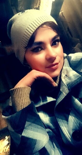  ,   Viktoria, 26 ,   c 