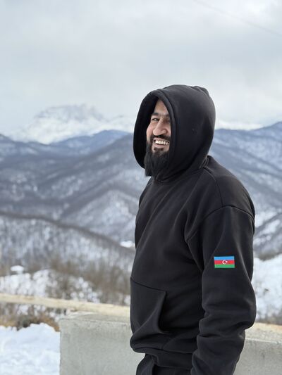 ,   Alik, 33 ,   ,   