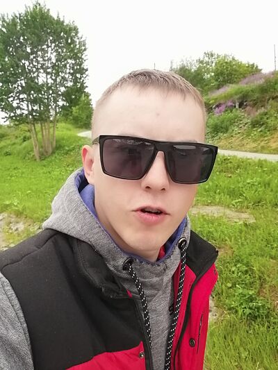  ,   Maxim, 33 ,   ,   , c 