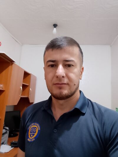  ,   Amir, 32 ,   ,   