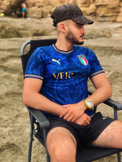  Algiers,   Zinou, 22 ,   ,   