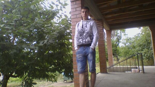  ,   Victor, 34 ,   
