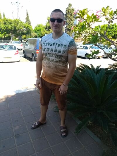  ,   Andrei R, 43 ,     , c 