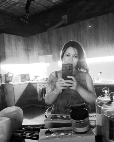  ,   Caterine, 22 ,   ,   