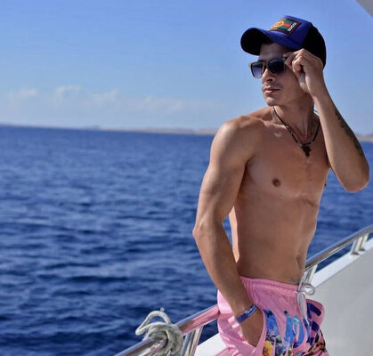  ,   D Alex, 36 ,   ,   , c 